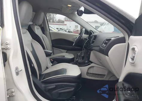 2018 Jeep Compass Limited Fwd z USA, uszkodzony, nr VIN 3C4NJCCB5JT155889